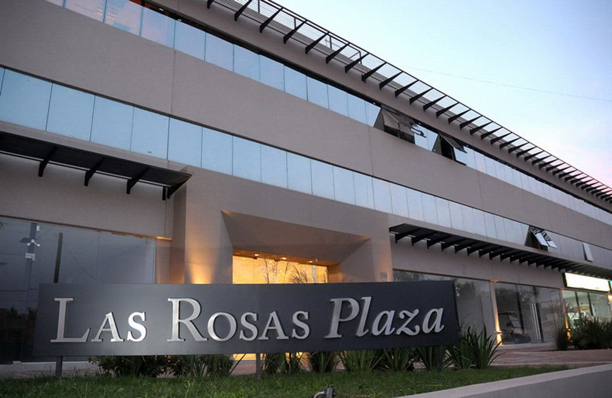 Las Rosas Plaza - las rosas plaza gallery1 9a6b1039 30711 DSC 7712copia