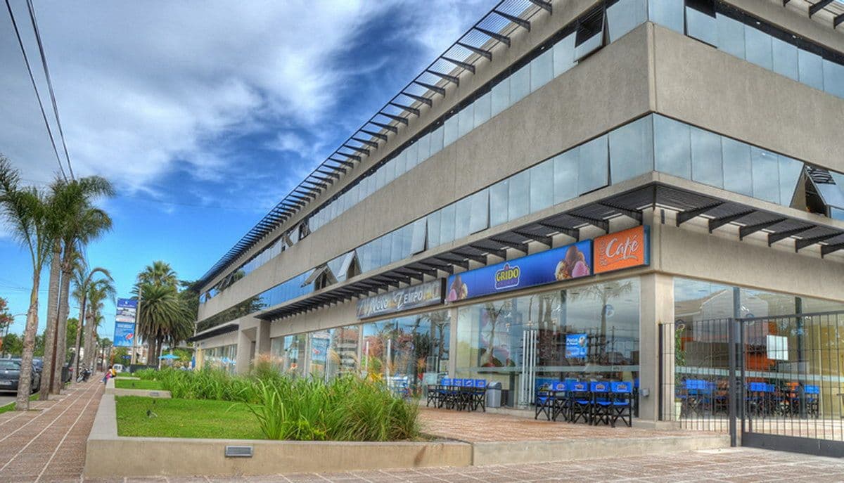 Las Rosas Plaza - las rosas plaza gallery1 9a6b1039 97730 DSC 8279copia